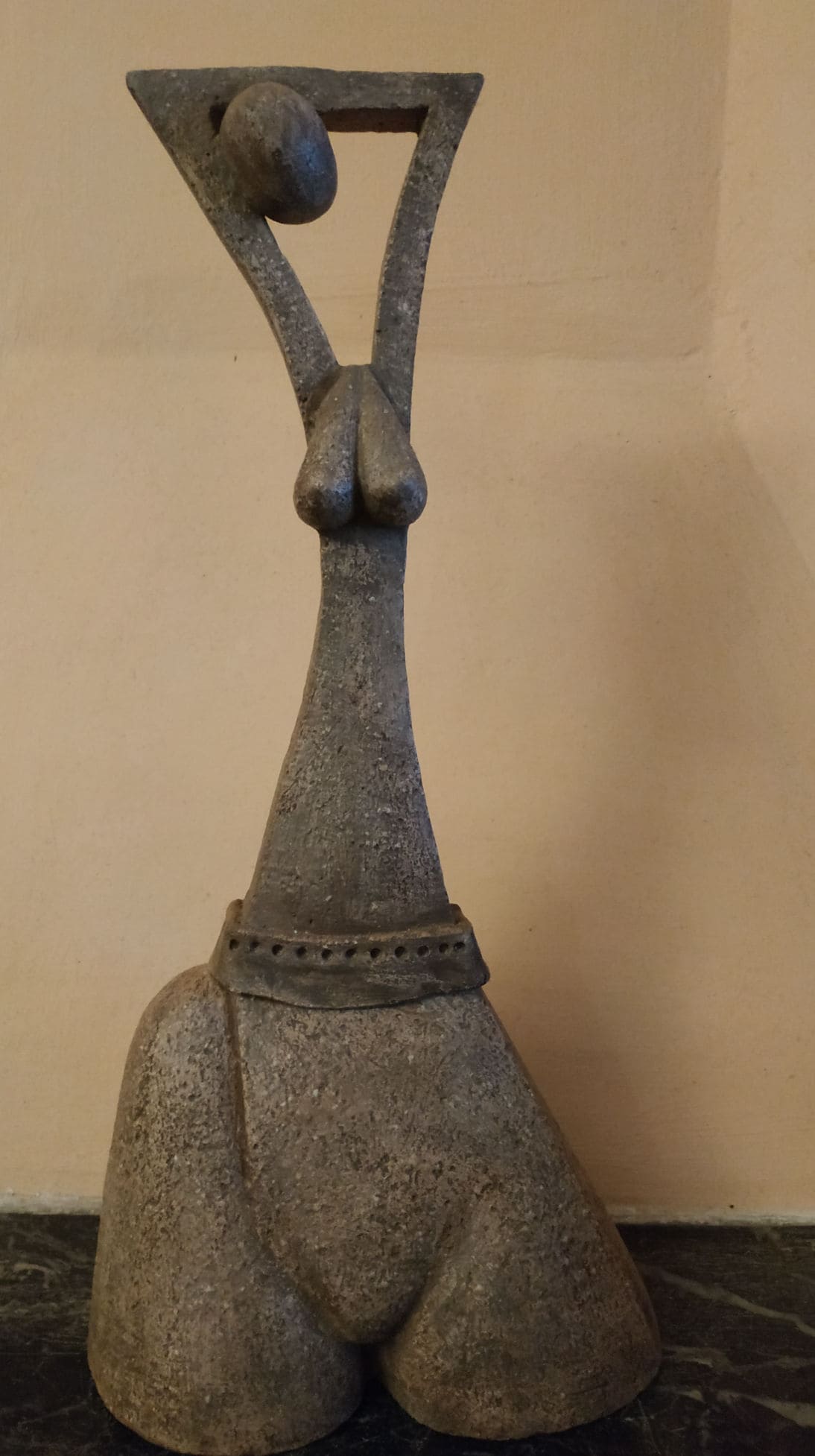 DONA -2019-barro chamoteado a 1080 grados-  53x19x26cm