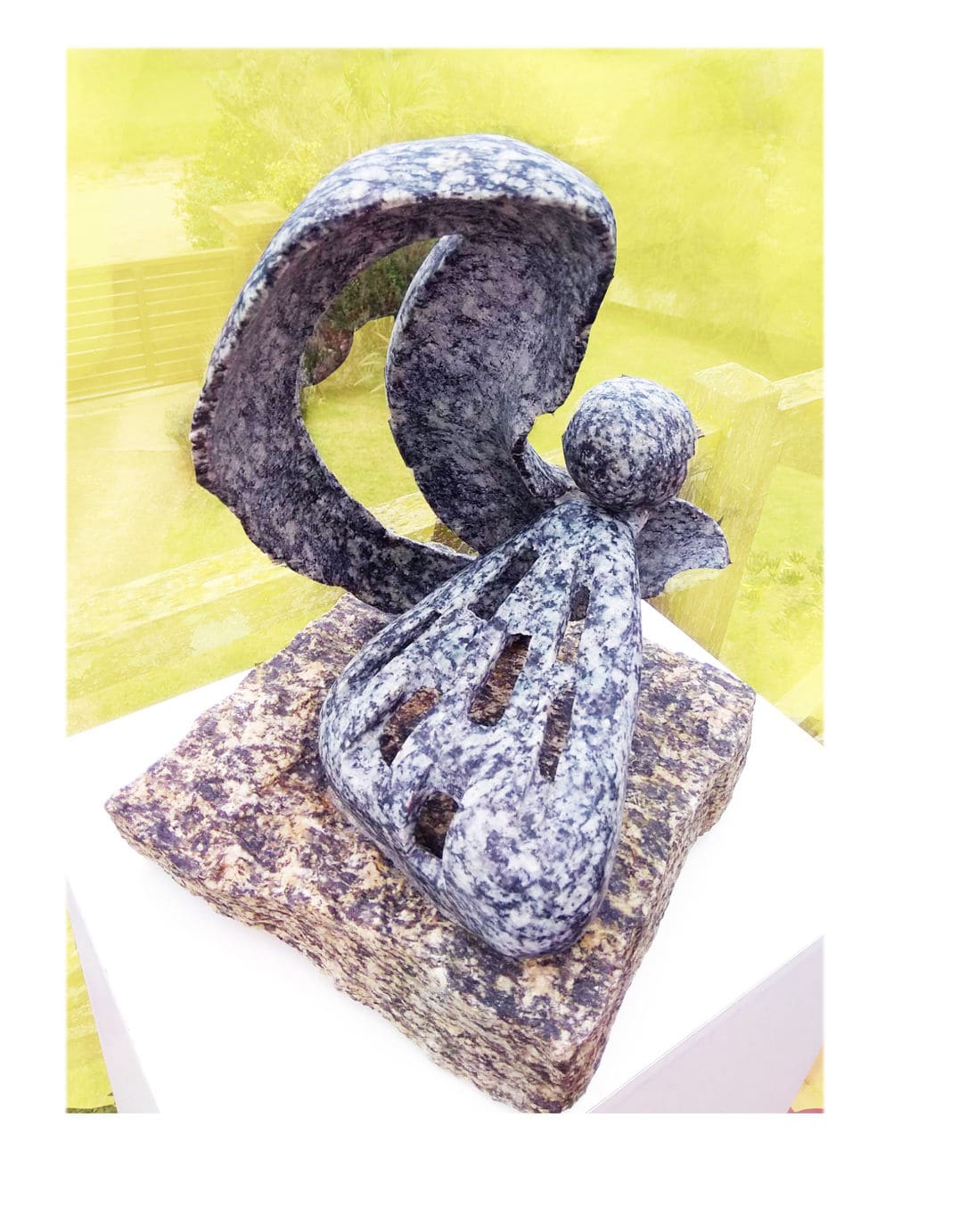 Sin título-2021-granito tallado y ensamblado-19x33x27cm