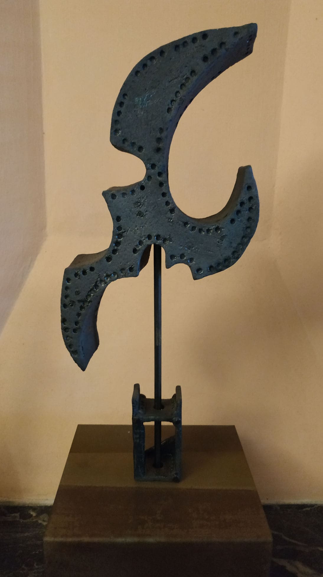 TRIBAL-2021-barro chamoteado a 1080 grados-58x9x24cm